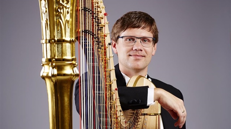 Erik Groenstein-Hendricks och hennes harpa