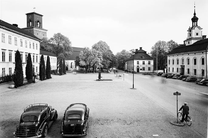 Ett öde torg. Fotograf okänd